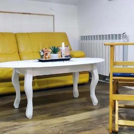 Lägenhet Zvezda Two Bedroom Center