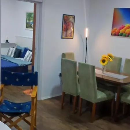 Zvezda Two Bedroom Center Lägenhet Novi Sad