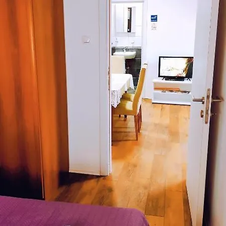 Zvezda Two Bedroom Center نوفي ساد