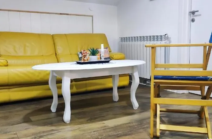 شقة Zvezda Two Bedroom Center